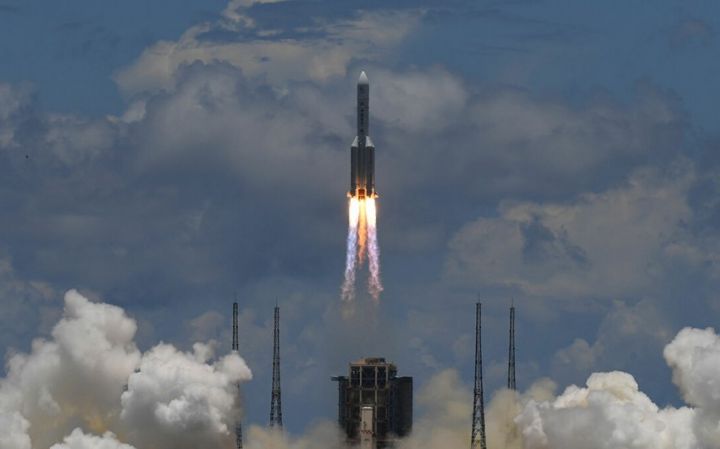 Çin orbitə 5 peyk çıxarıb