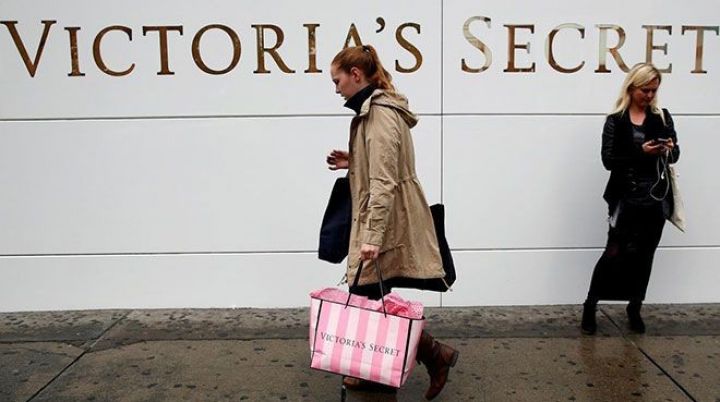 "Victorias Secret"in qurucusu işdən çıxır, markanı satır