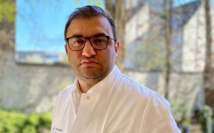 Virusun tam qarşısını alan burun spreyi hazırlanır