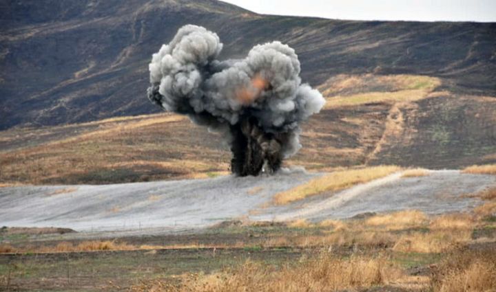 “Körpü-Bina-Tikinti”nin əməkdaşı minaya düşüb