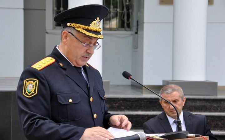 Polis rəisi təqaüdə göndərildi