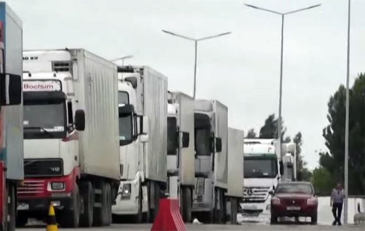 Azərbaycan-Rusiya sərhədində növbə yarandı - 1300-DƏN ÇOX TIR...