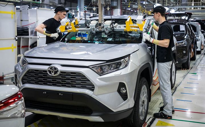 Toyota Rusiyada istehsalını və ölkəyə avtomobil ixracını dayandırıb