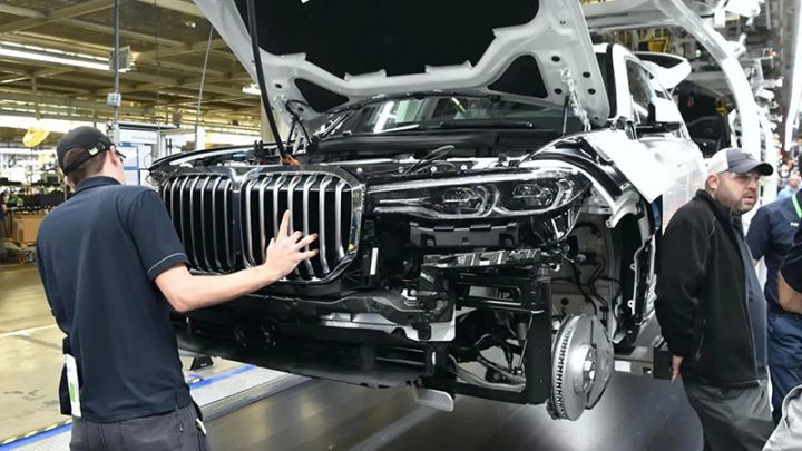 "BMW" və "Volkswagen" Avropadakı zavodlarını dayandırır