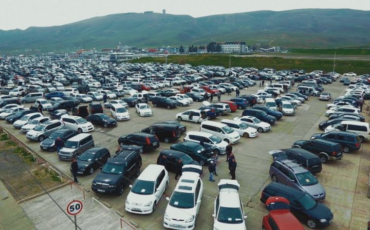 Gömrük Komitəsi: "Azərbaycanın avtomobil parkı köhnəlib"