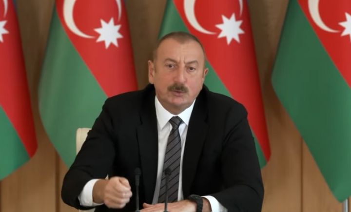 "Dünyanın aparıcı maliyyə qurumlarının yerli şirkətlərə böyük həcmdə kreditlərin verilməsinə mütləq baxmaq lazımdır"