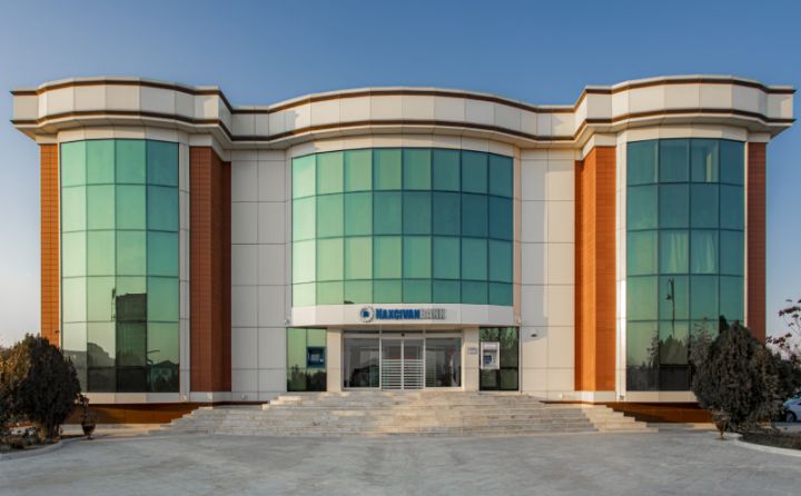 Naxçıvanbankdan Universal Xidmət