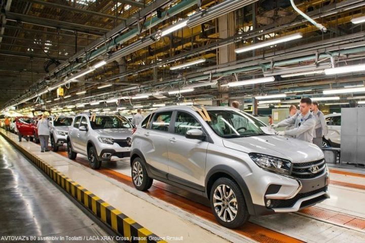 Azərbaycanda yeni "Lada"ların satışının dayandığı bildirilir