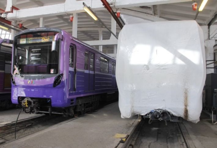 Daha 10 yeni vaqon Bakı metropoliteninə gətirildi