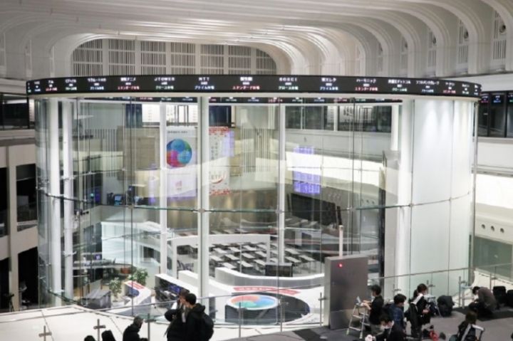 Yaponiyada neftin qiyməti ilk dəfə bir barel üçün 75 dollardan aşağı düşüb