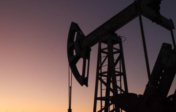 Bloomberg: ABŞ şist neft hasilatını artırıb