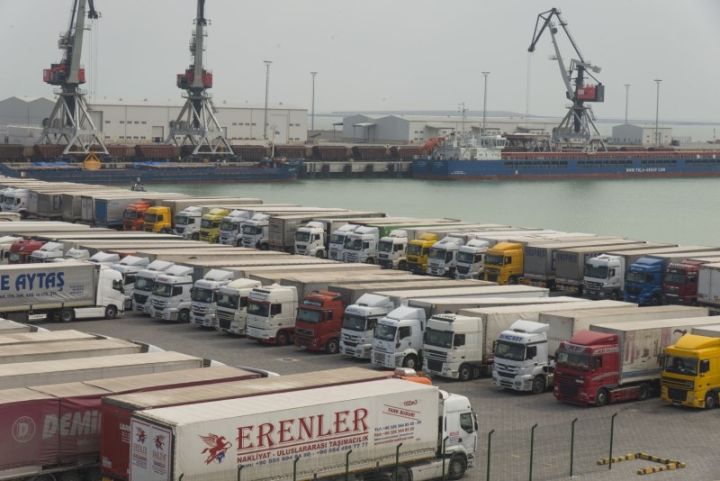 Bakı Limanı fasiləsiz yük göndərilməsi üçün “Shipping line” mərkəzi yaradır