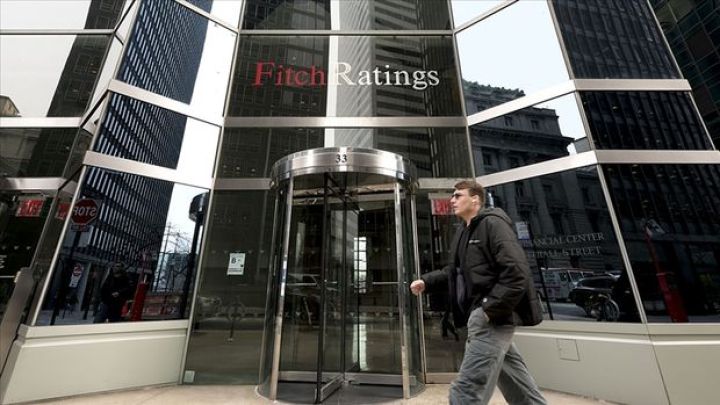Fitch İsrailin kredit reytinqini aşağı saldı