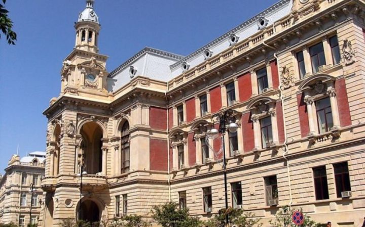 Tarixi binalarının fasadlarında aparılan təmir işlərinin araşdırılması məqsədilə xüsusi Komissiya yaradılır