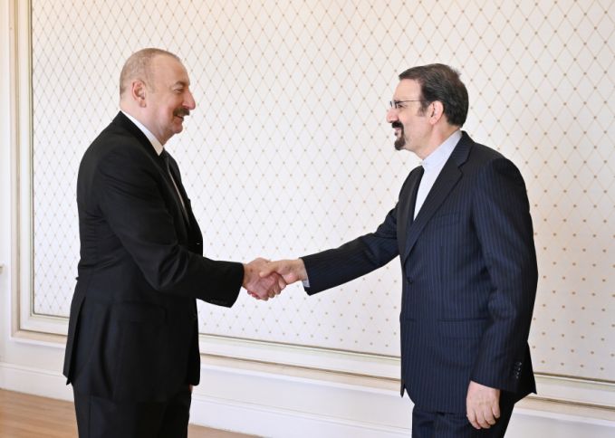 İlham Əliyev İran Prezidentinin müşavirini qəbul edib