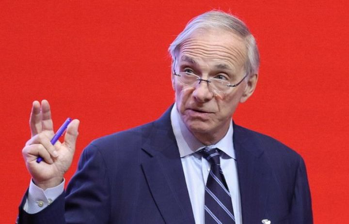 Rey Dalio dünya valyuta və siyasi nizamının dağılacağı barədə xəbərdarlıq edir