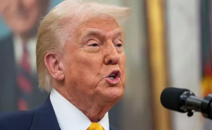 Tramp vətəndaşlıq satacaq: 5 milyon dollarlıq "Qızıl kart"  al, vətəndaş ol