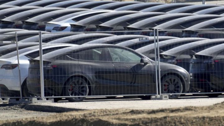 Avropada Tesla satışları çökməkdə davam edir