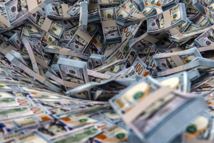 "Valyuta hərraclarında 3 milyard 718,1 milyon dollar satmışıq"