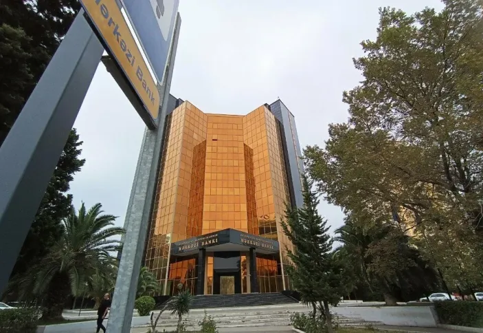 "2025-ci ilin sonuna və 2026-cı ildə illik inflyasiyanın hədəf daxilində olacağı proqnozlaşdırılır"