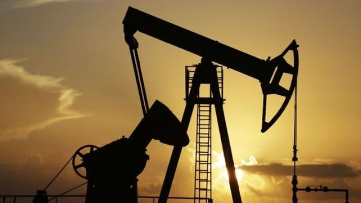 Neft, OPEC+ toplantısı ərəfəsində ucuzlaşmaqda davam etdir